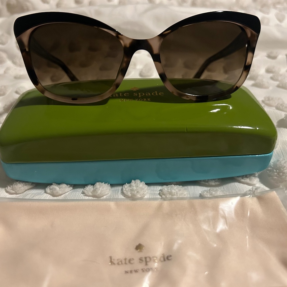 Kate Spade women’s Amara sunglasses